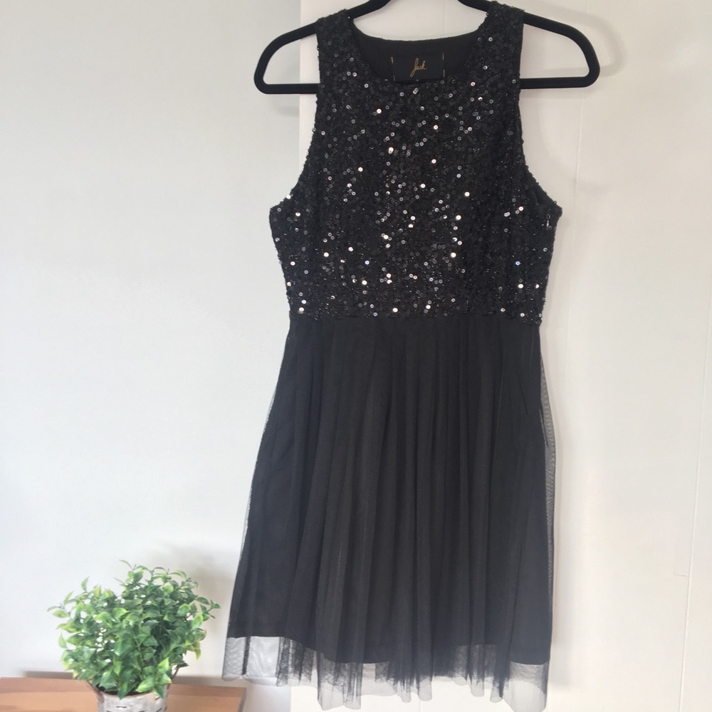🎉 Sequin and Tulle Party Dress 🎉